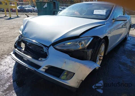 2013 Tesla Model S из США, поврежденный, VIN 5YJSA1CG9DFP03544